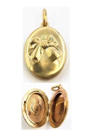 Yellow Gold Pendants